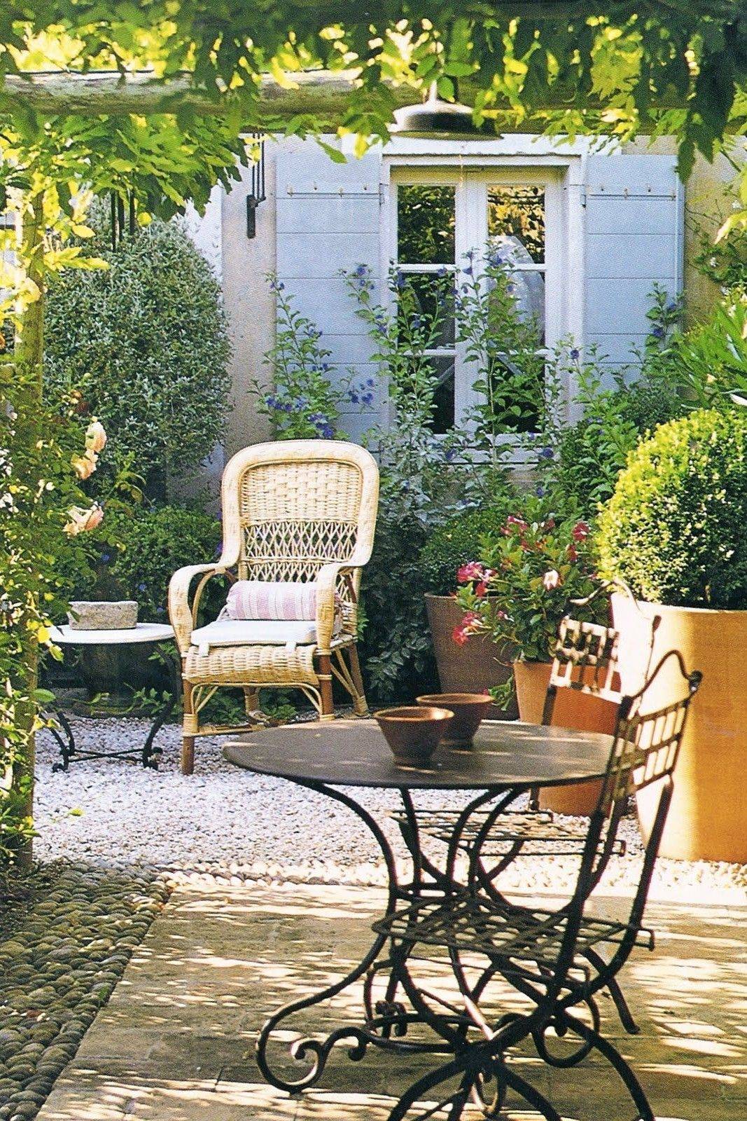 Amazing Ideas French Country Garden Decor