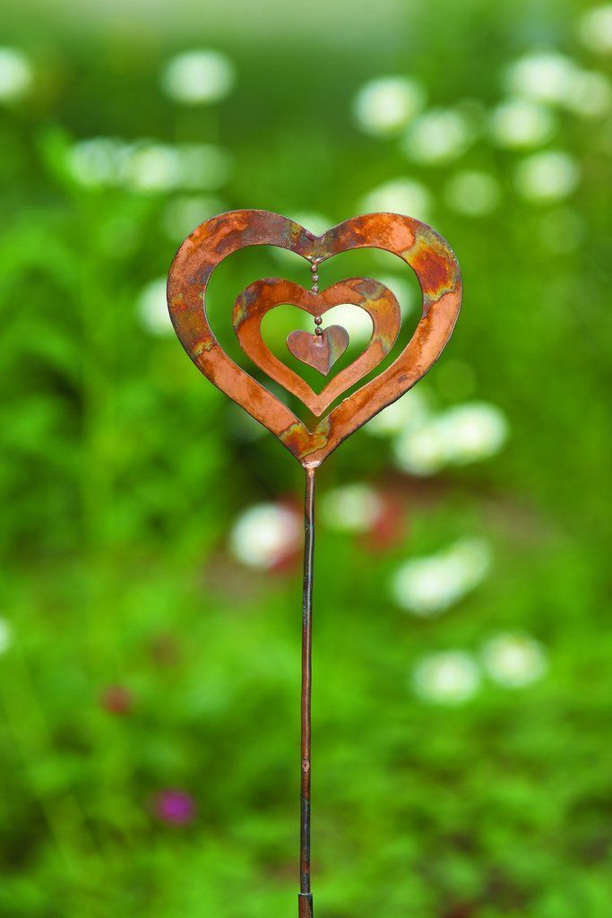 Tfm Metal Heart Garden Stake Medium