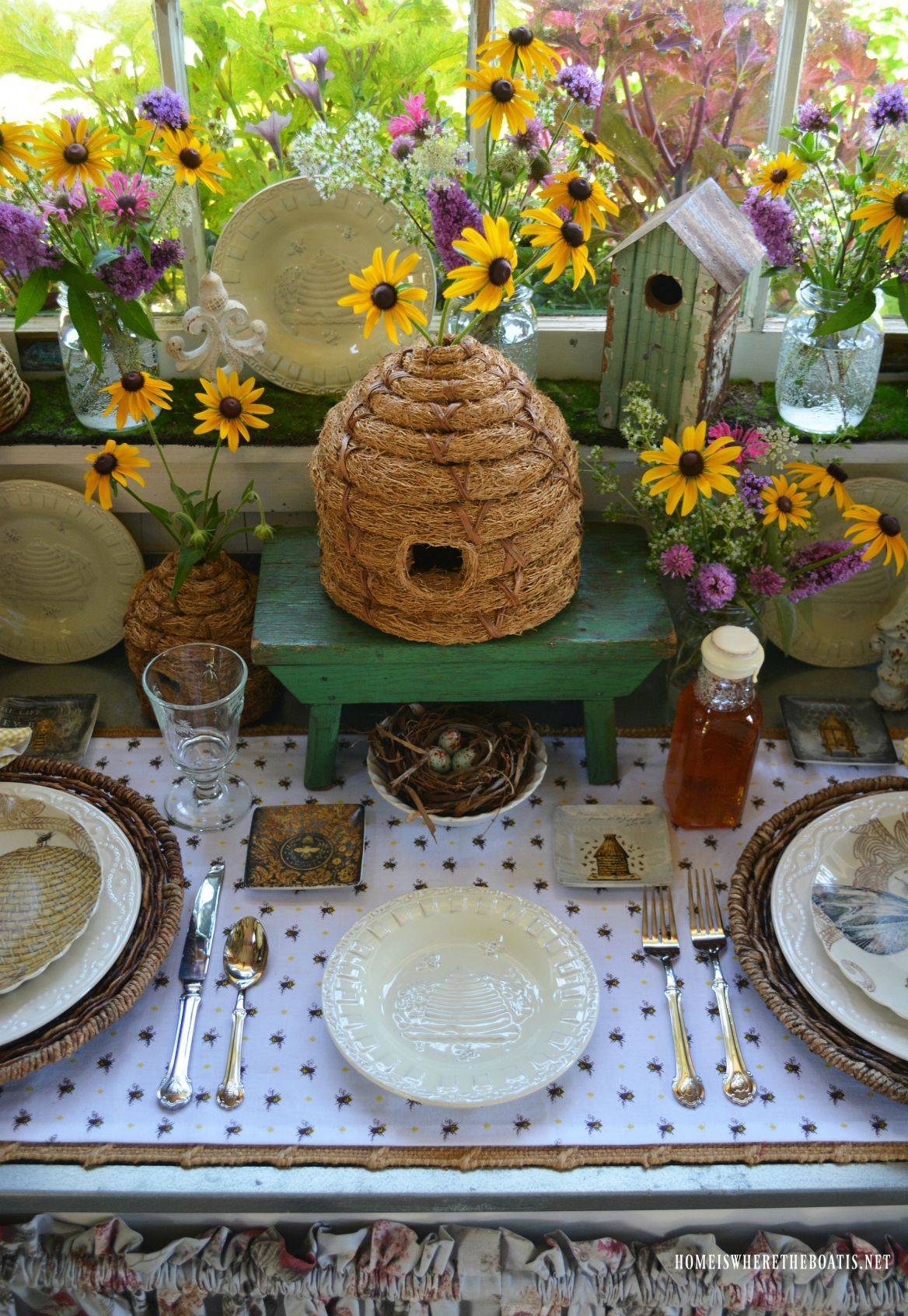 Bumble Bee Porch Decoration