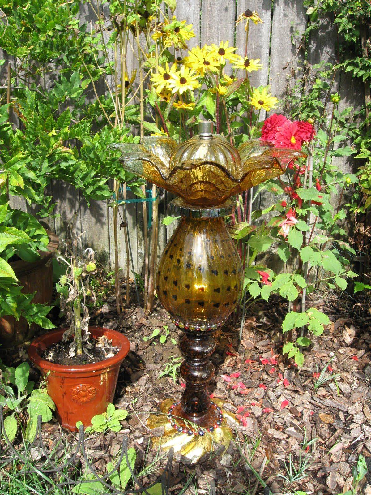 Most Brilliant Garden Junk Repurposed Ideas