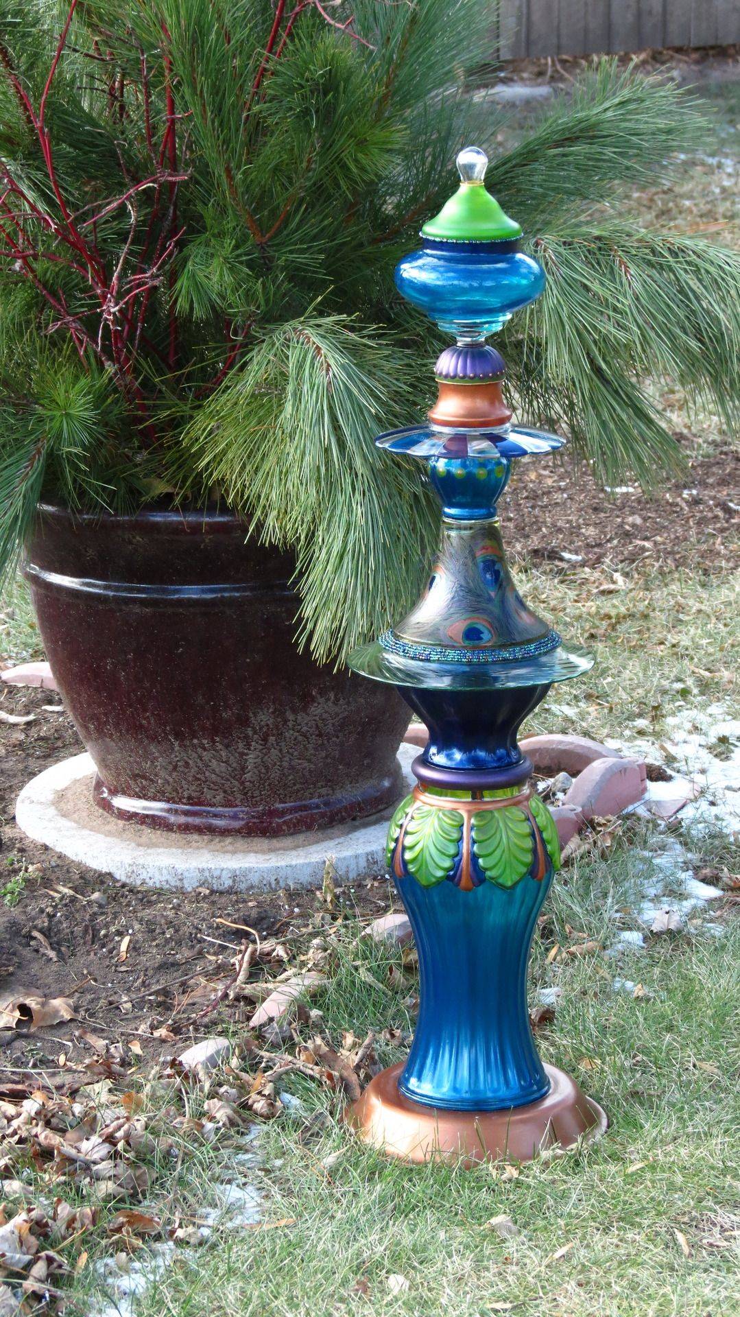 Green And Yellow Glass Totem Garden Glass Art