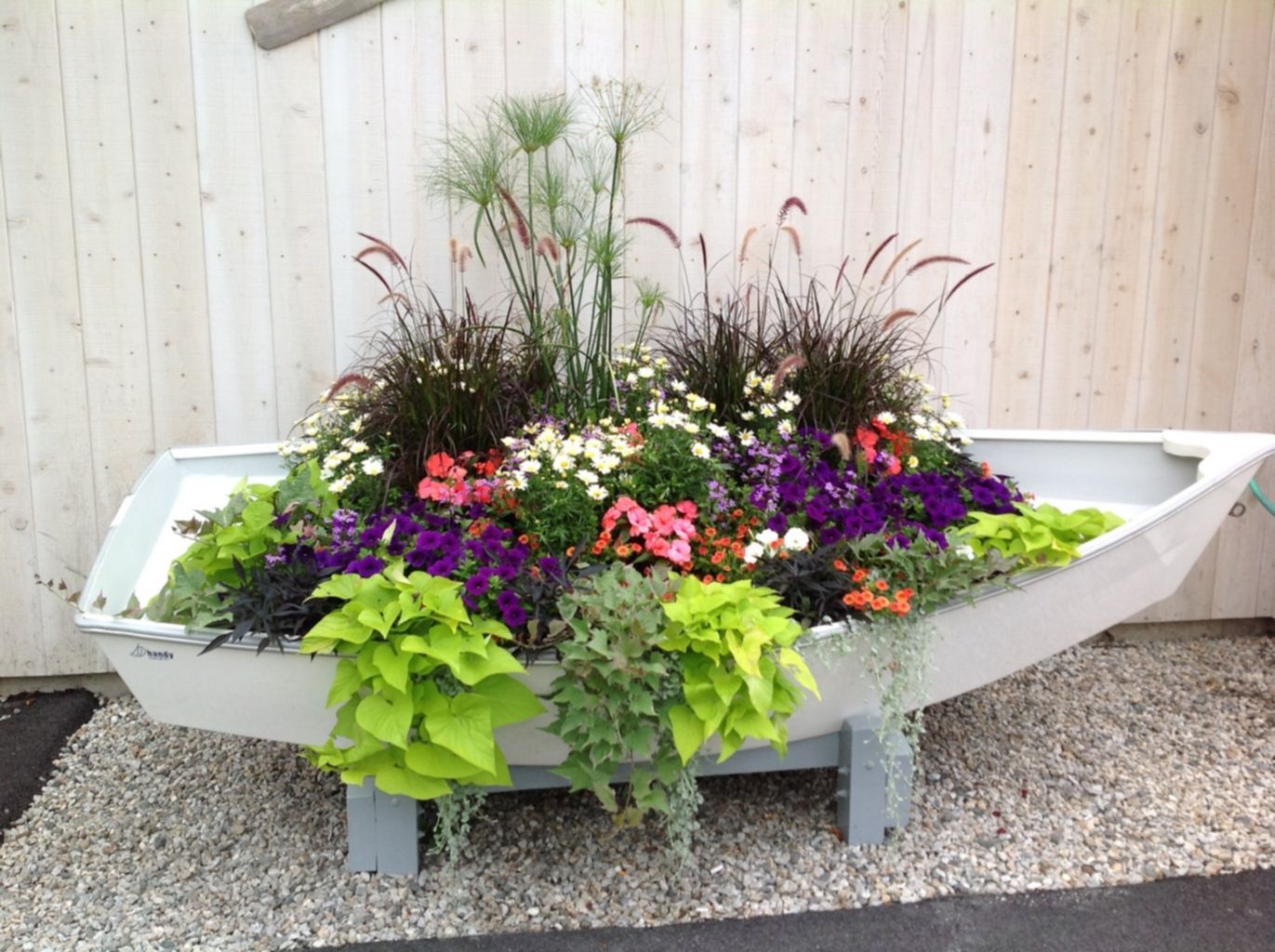 Stylish Colorful Shade Garden Pots Ideas