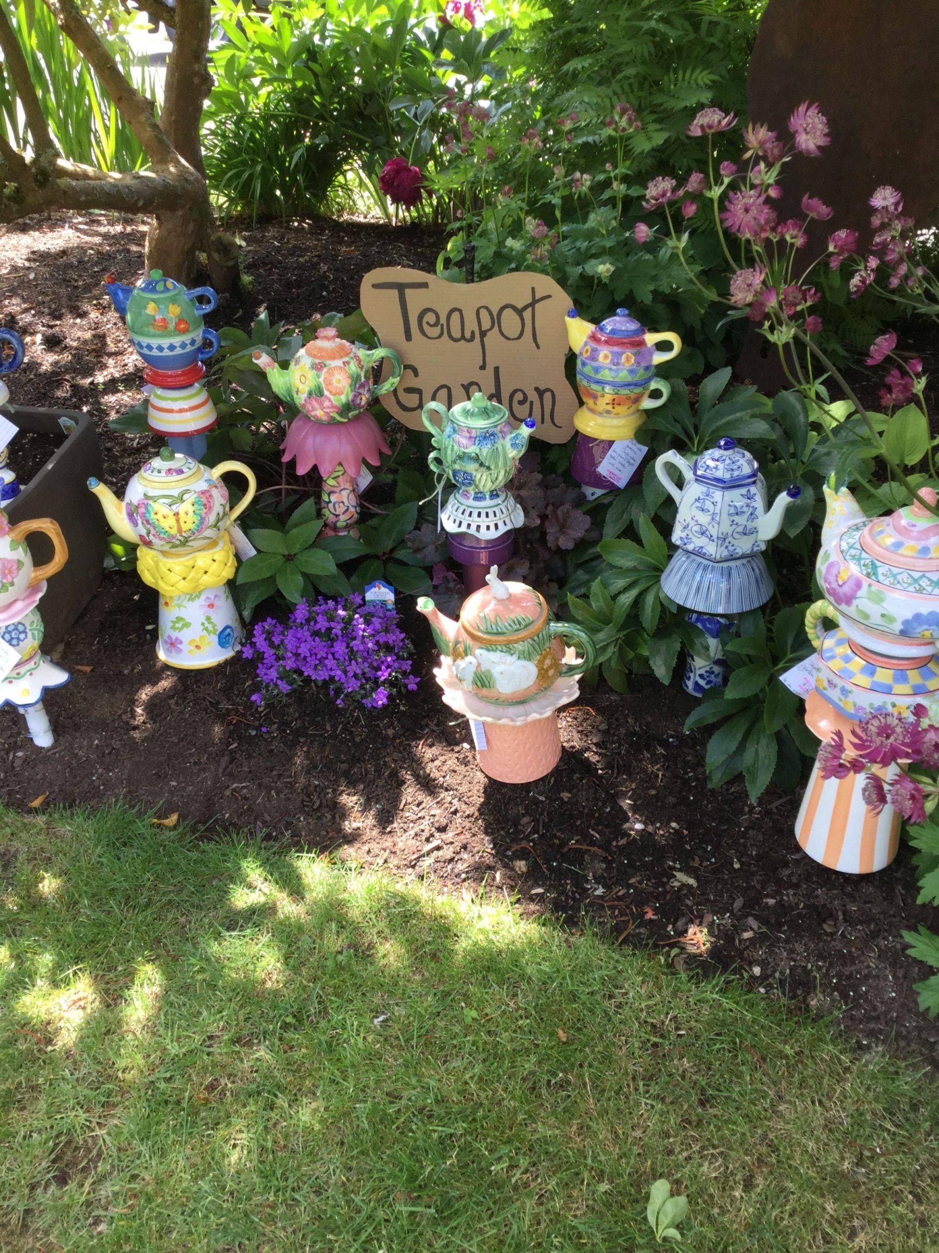 Cute Totem Glass Garden Art