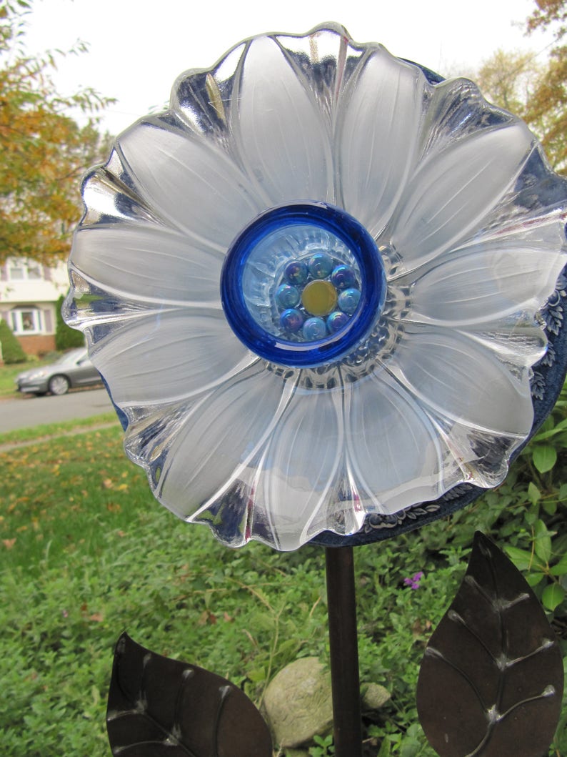Glass Garden Art Flowergarden Gifts Yard Art Blue Red