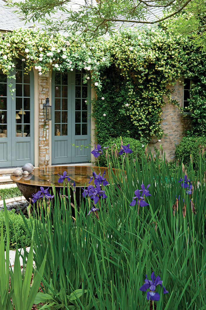 Modern French Country Garden Decor Ideas