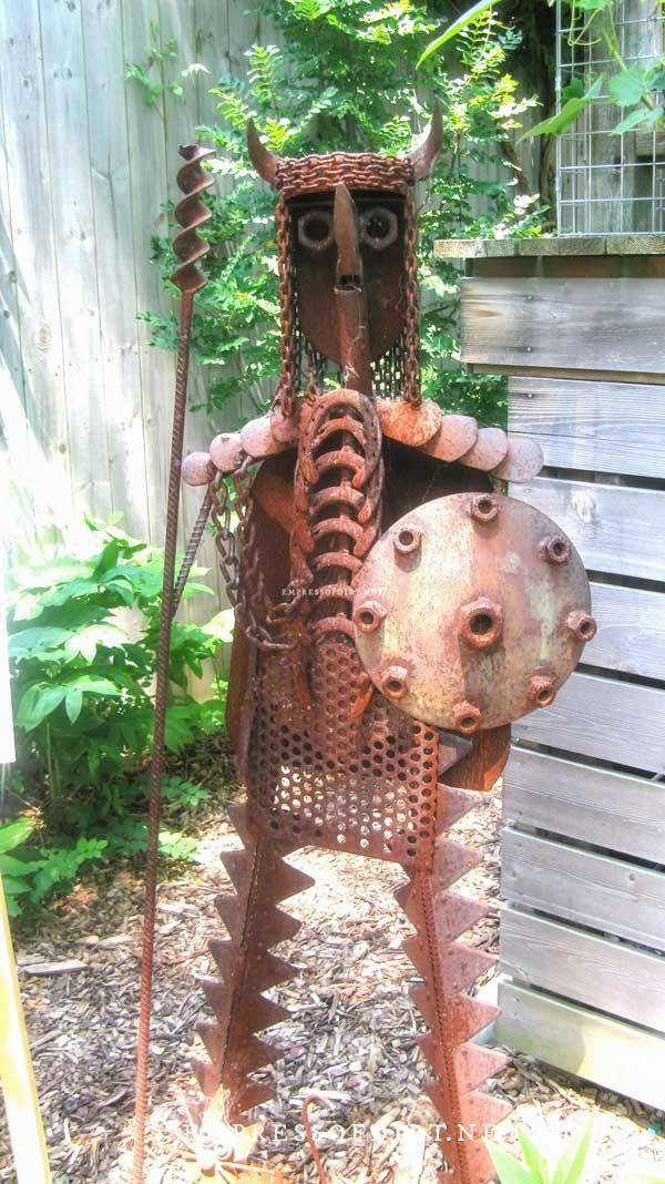 Rusty Garden Junk Art Ideas