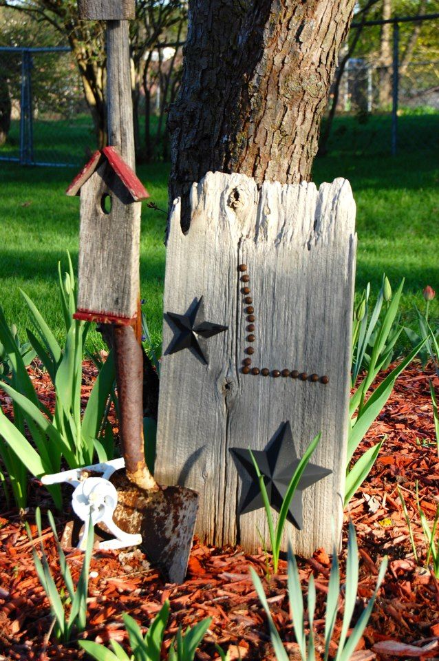 Recycling Shovel Red Bird