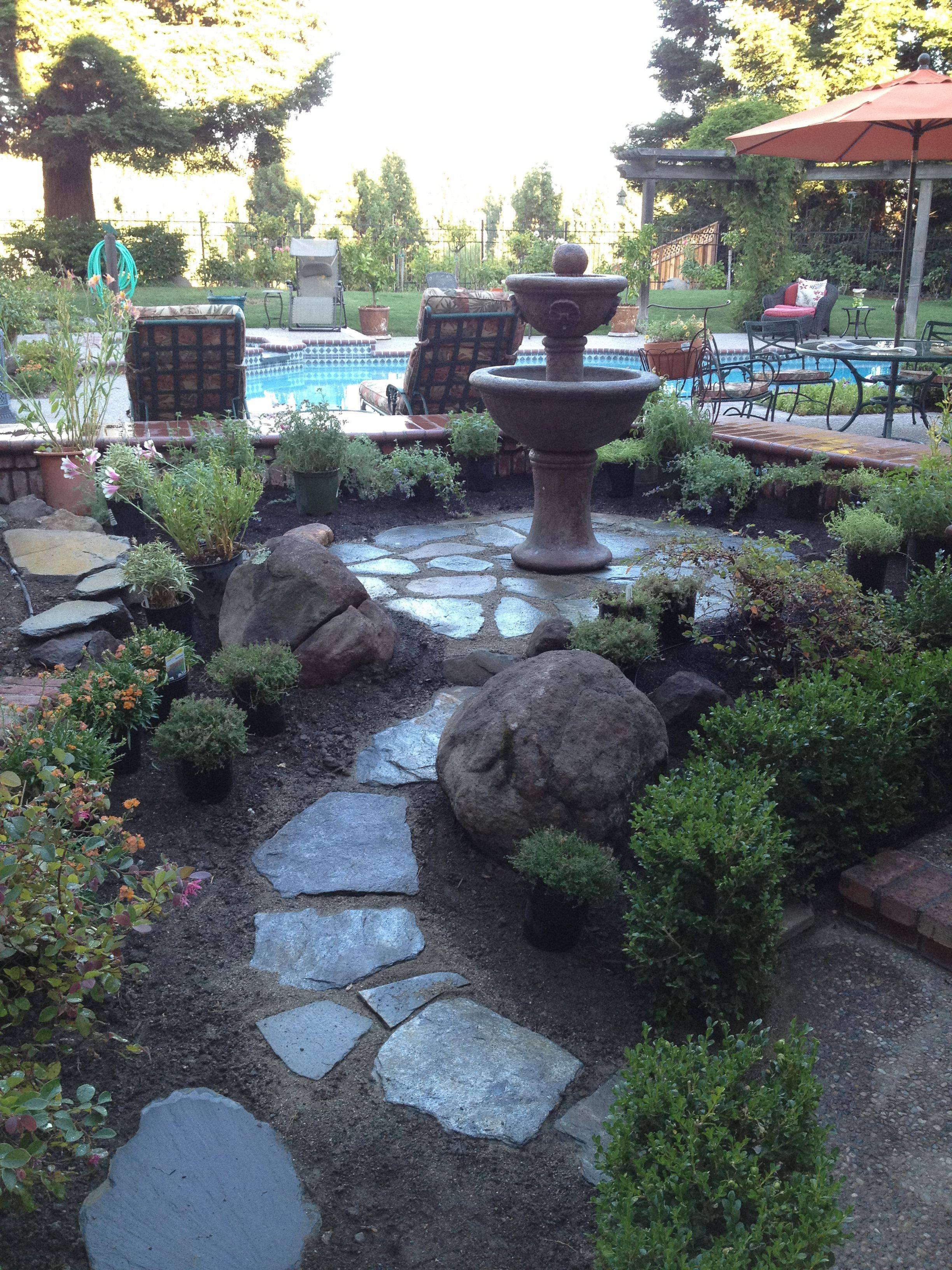 Cheap But Charming Mini Water Garden Ideas