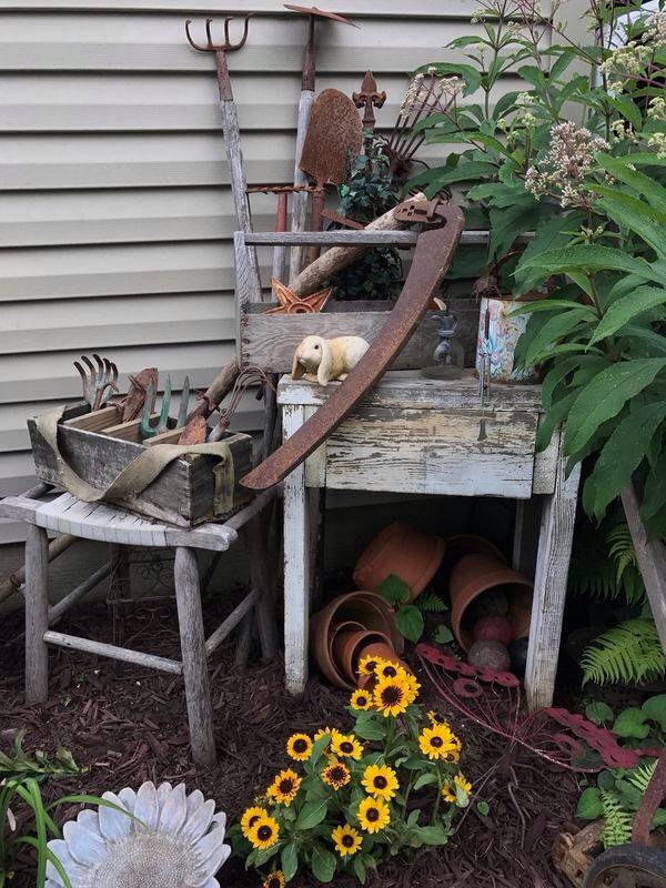 Primitive Garden Decor