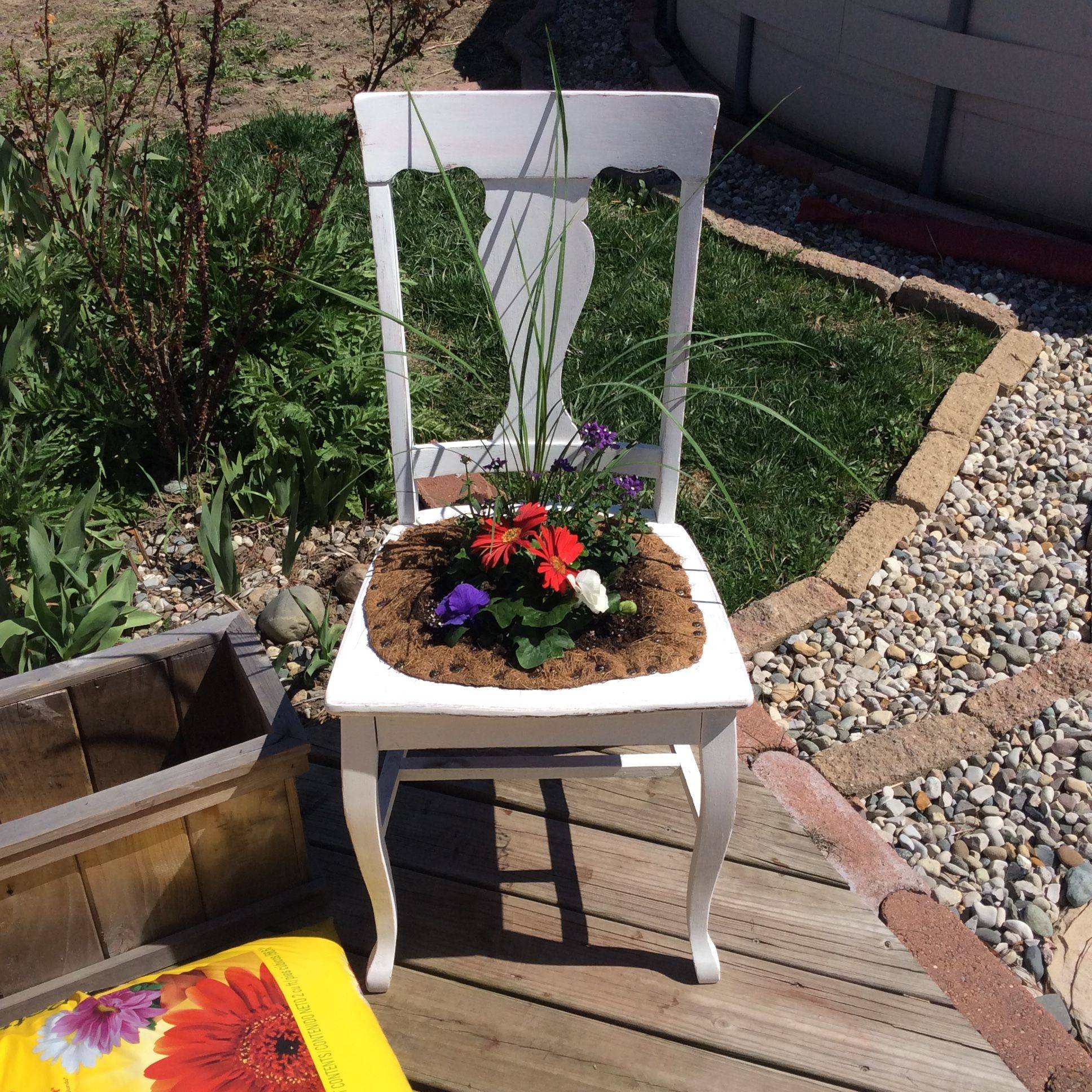 Vintage Furniture Planter Upcycling Ideas Balcony Decoration