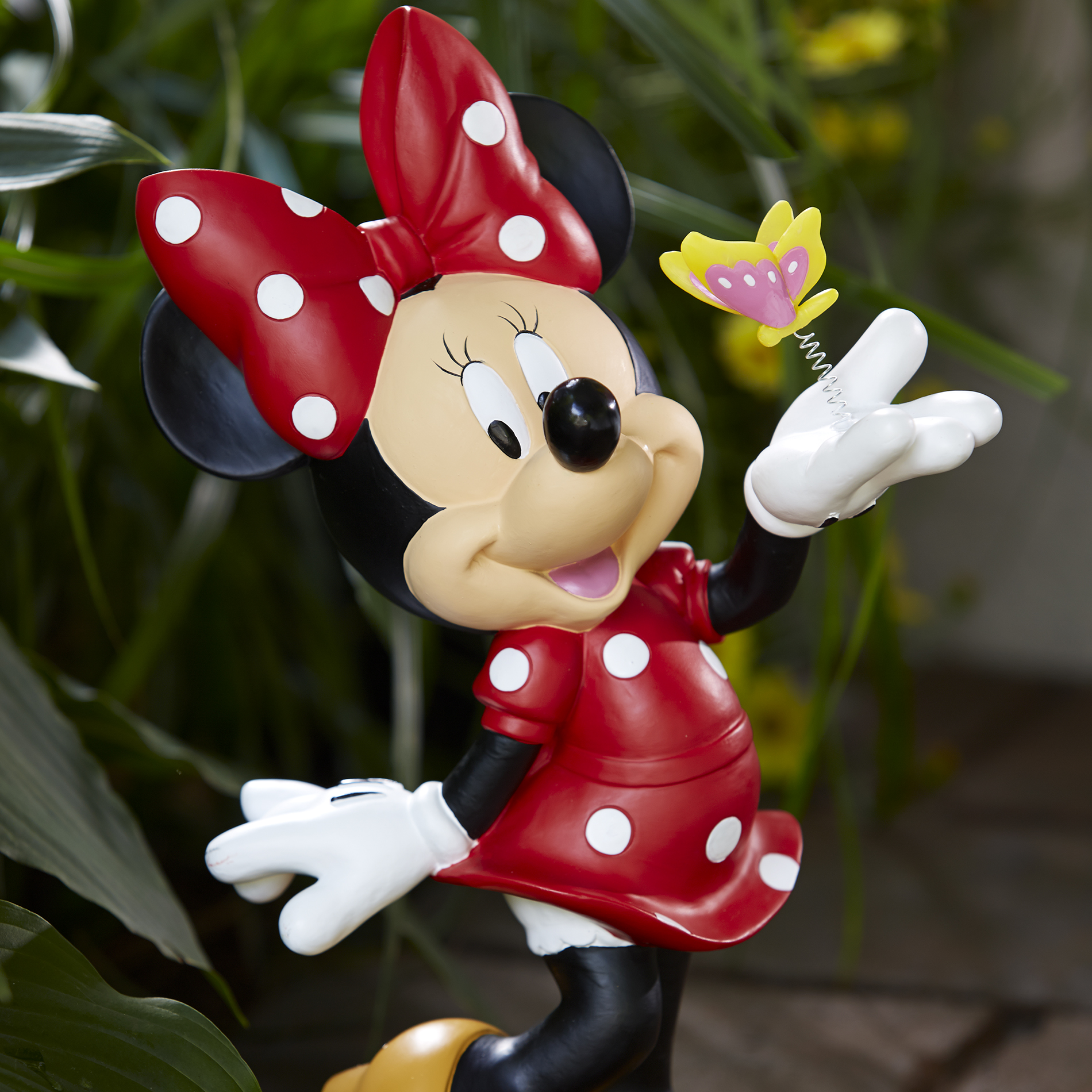 Disney Garden Statue Mickey And Minnie Kissing Outdoor Living