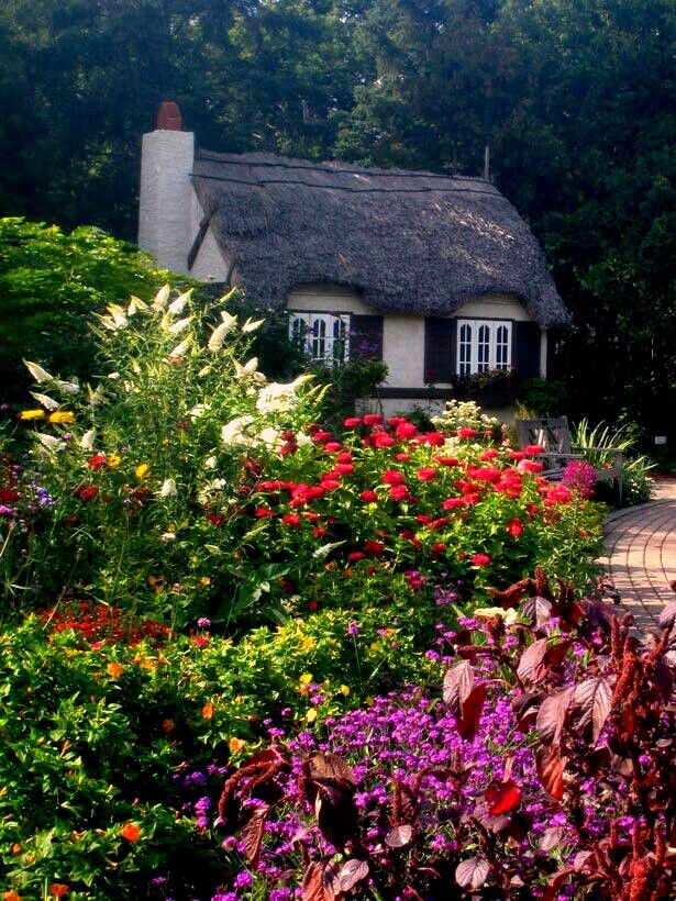 Stunning Small Cottage Garden Ideas
