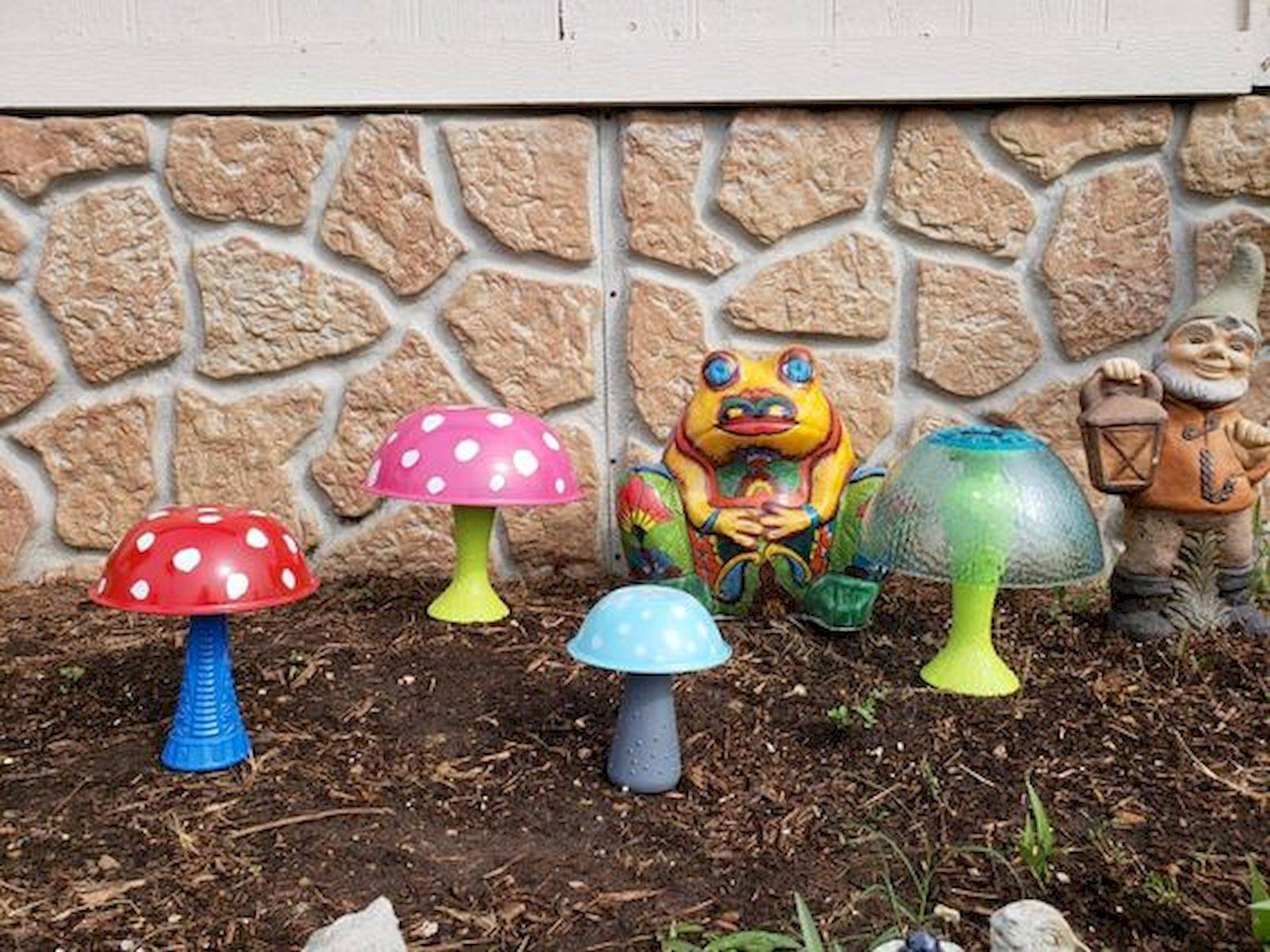 Garden Art Mushrooms Design Ideas