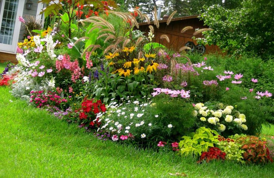 Stunning Small Flower Gardens