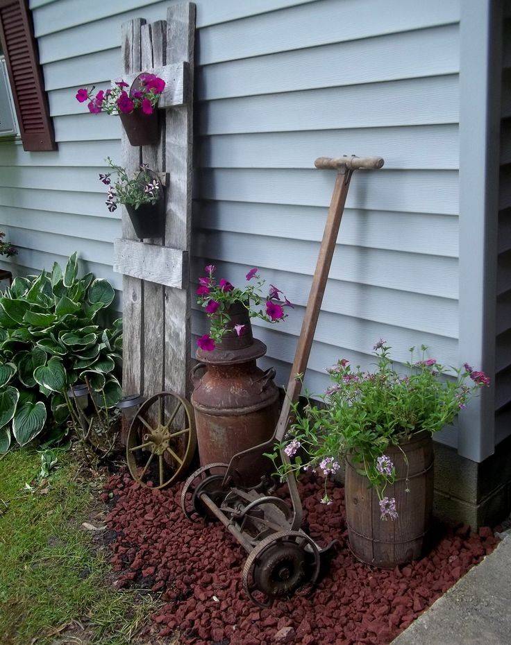 Creative And Rustic Garden Art Ladder Ideas
