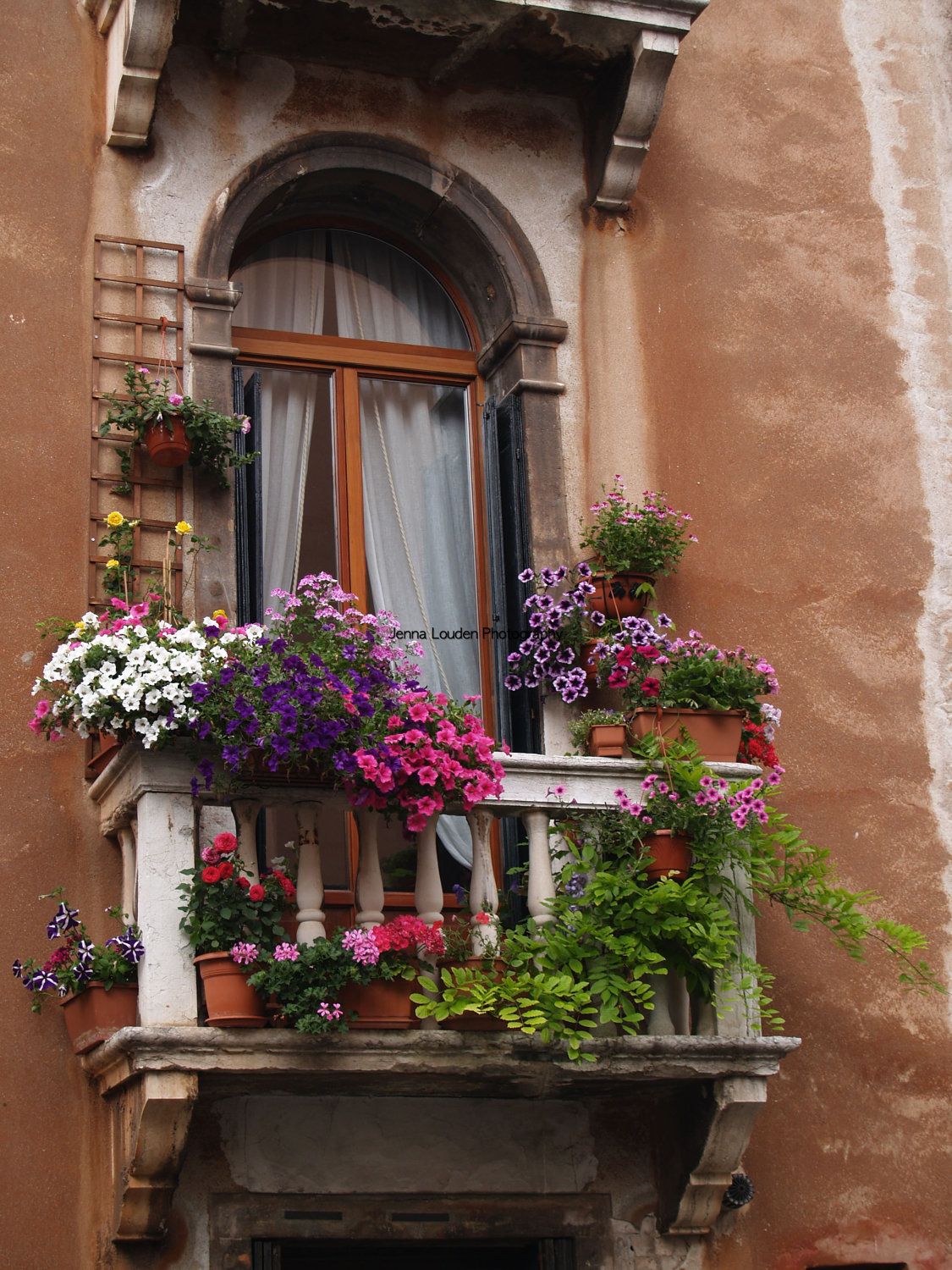 Formal Victorian Courtyard Gardens Design