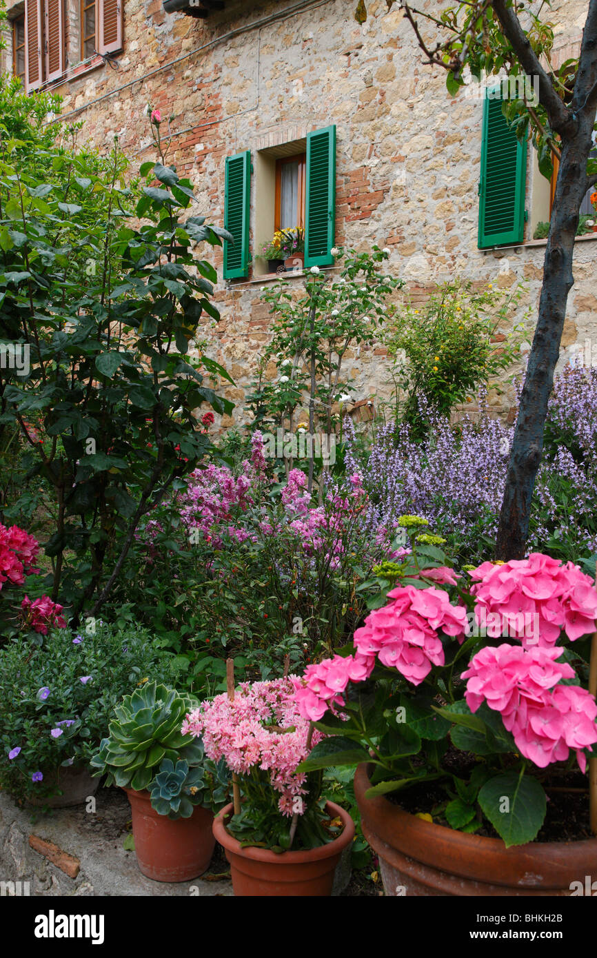 Unique Minimalist Italian Garden Design Ideas