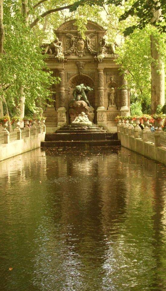 Medici Fountainluxembourg Gardens Jane Sorrell Walden Luxembourg