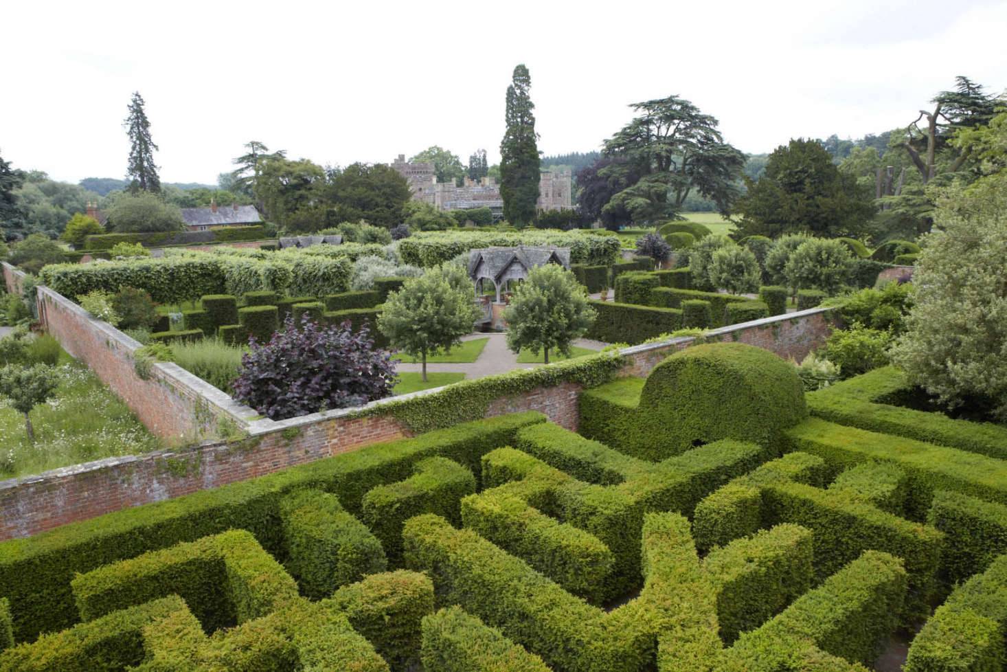 An Elegant French Garden