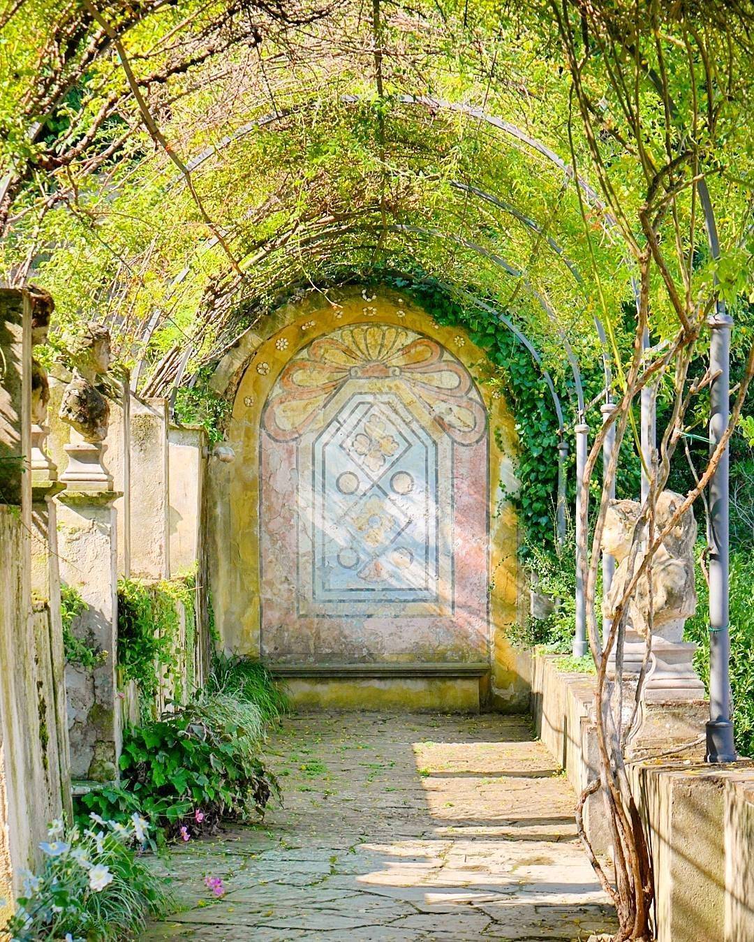 The Italian Renaissance Garden