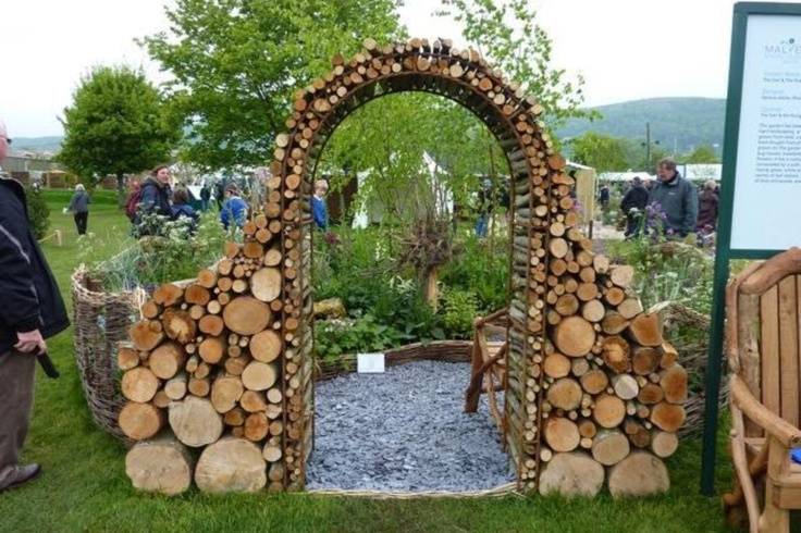 Mindblowing Cordwood Fences