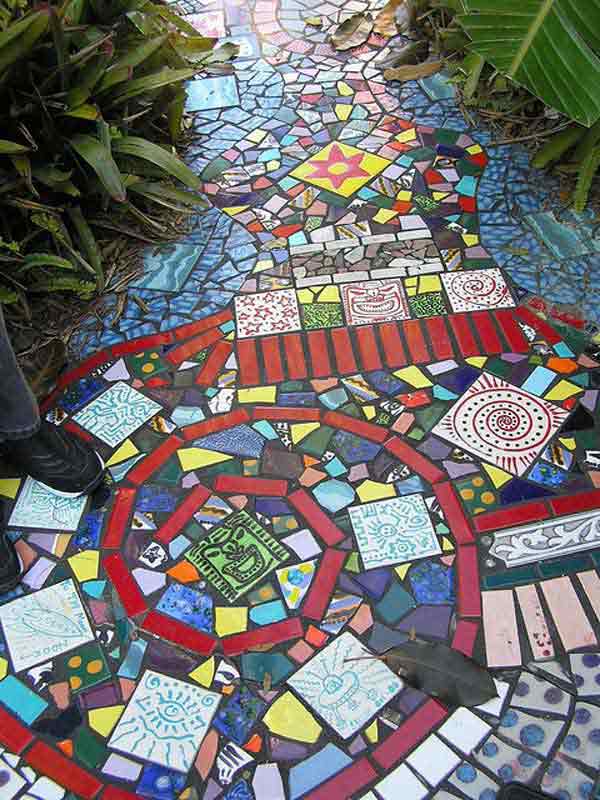 Unique Diy Garden Mosaic Projects Ideas