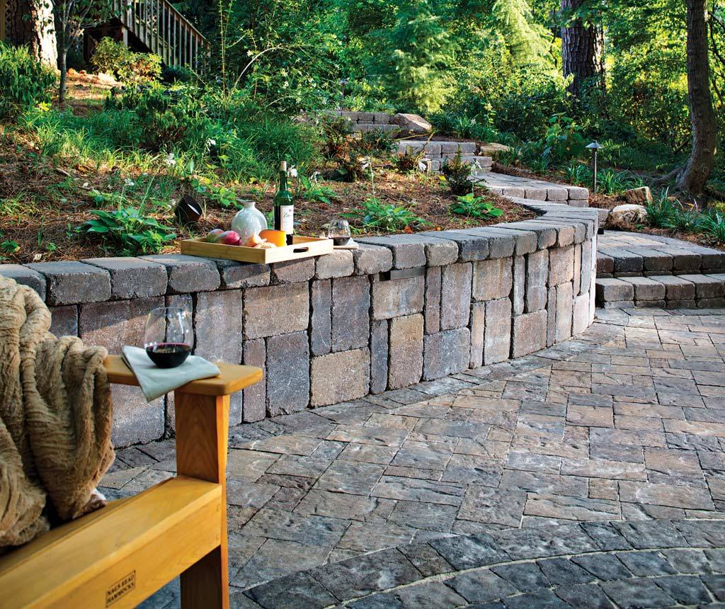 Stone Wall Courtyard Gardens Design