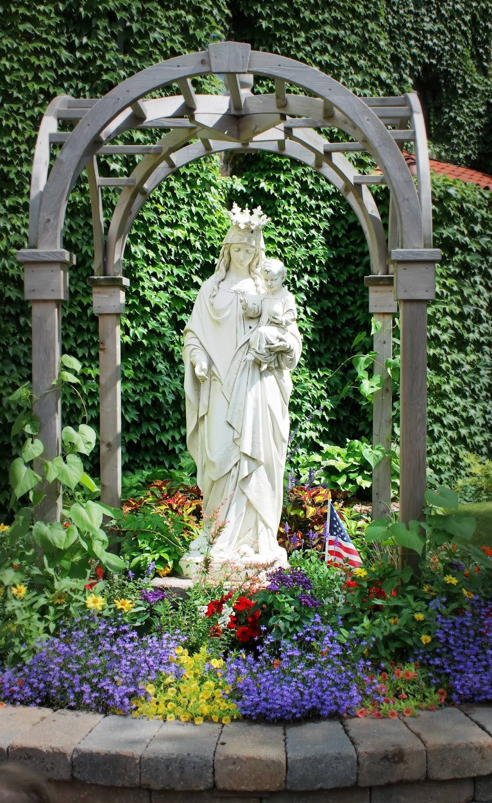 Garden Decorating Ideas