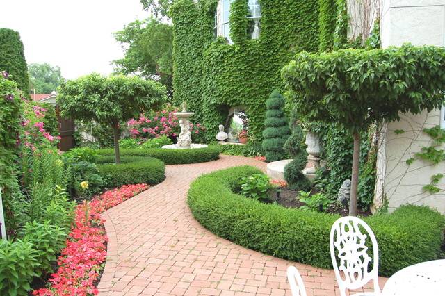 Italian Garden Style Courtyard Gardens Design