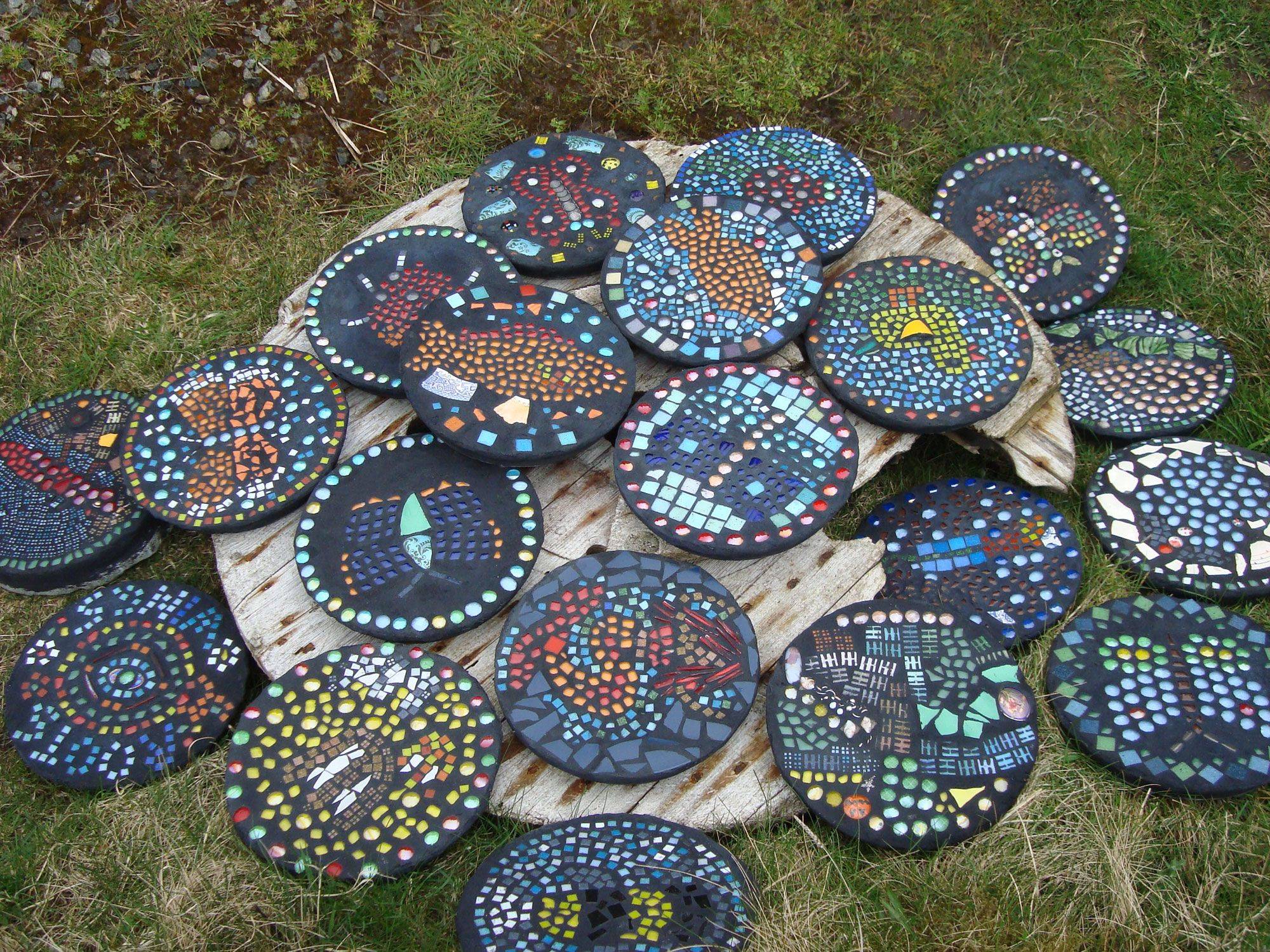 Diy Mosaic Garden Stepping Stones