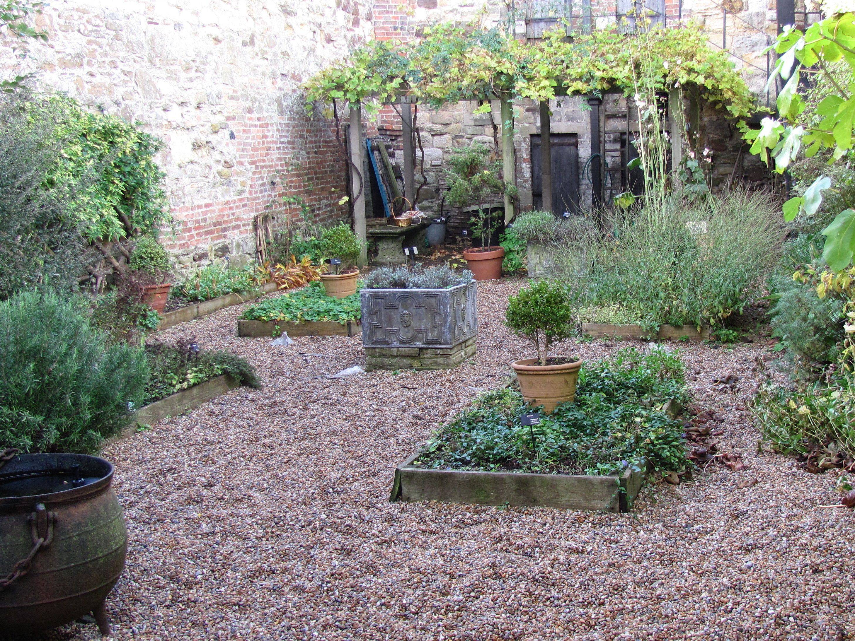 Mediaeval Gardening