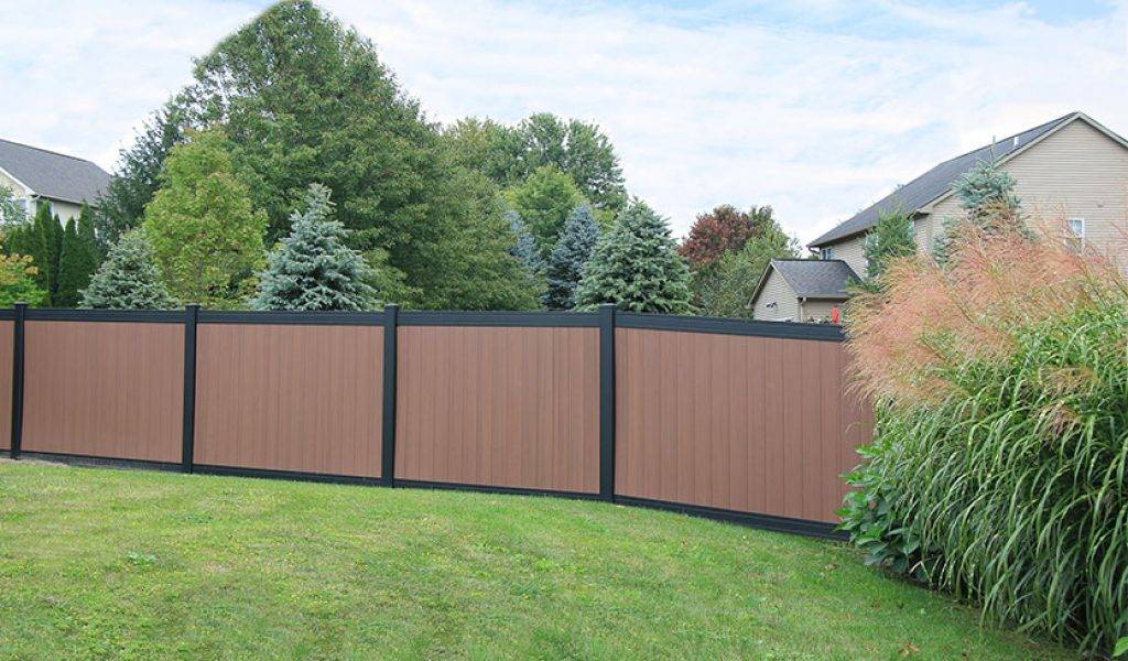 White Picket Privacy Fence Vinyl Privacy Fence Backyard Fences