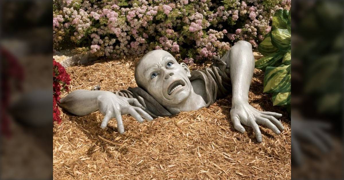 Hilarious Skeleton Decorations