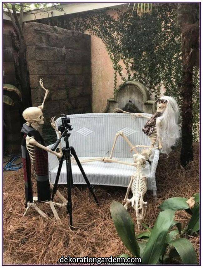 The Best Christmas Lawn Displays