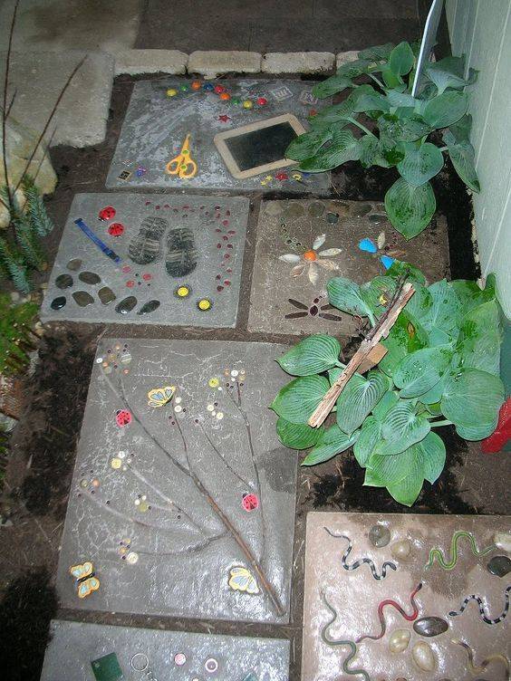 Unique And Stunning Diy Stepping Stone Ideas Youramazingplacescom