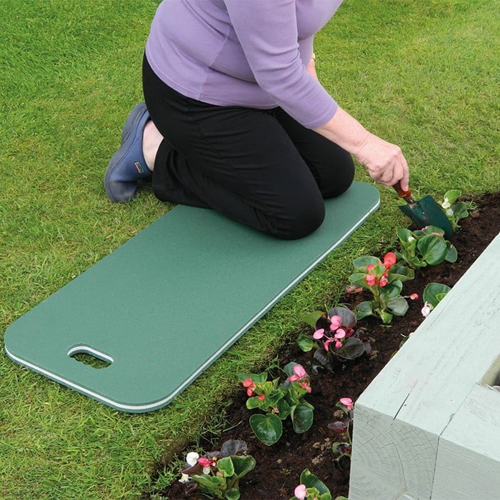 Recycled Rubber Reversible Mulch Pathway