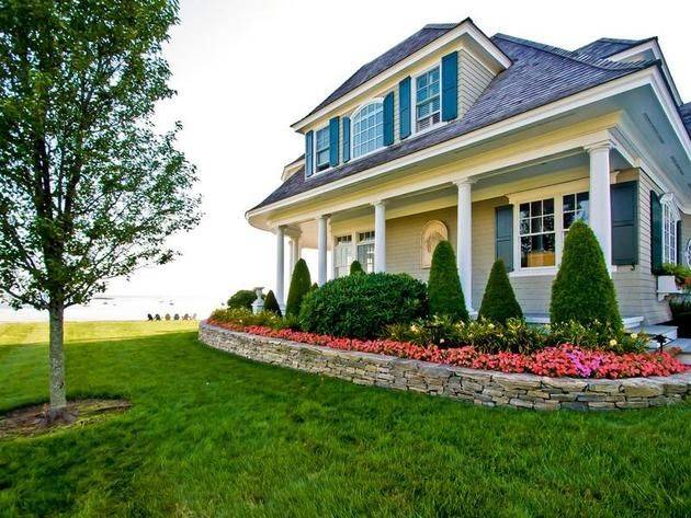 Fabulous And Welcoming Front Porch Garden Ideas