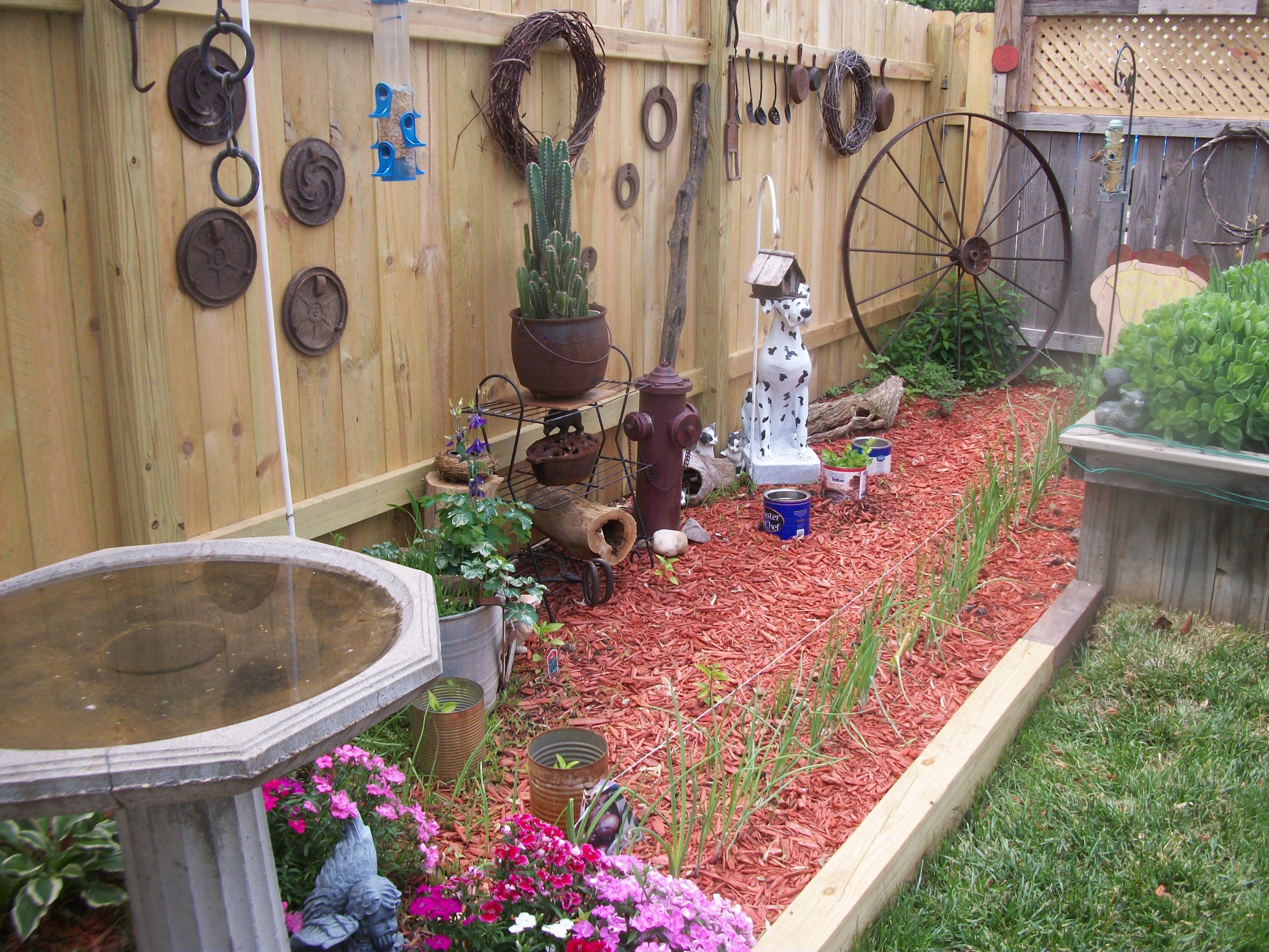 Junk Rustic Outdoor Decor