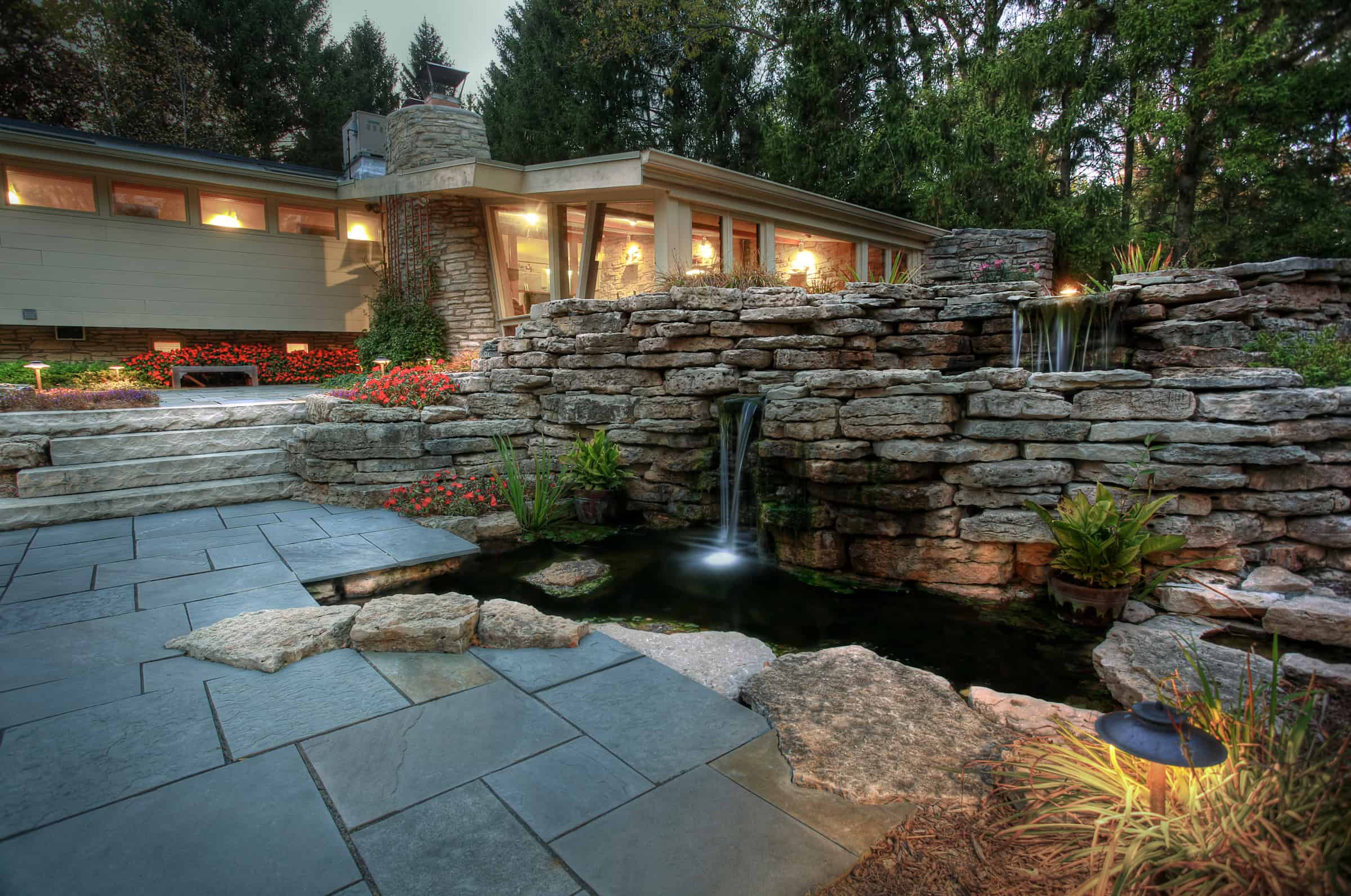 Cheap But Charming Mini Water Garden Ideas