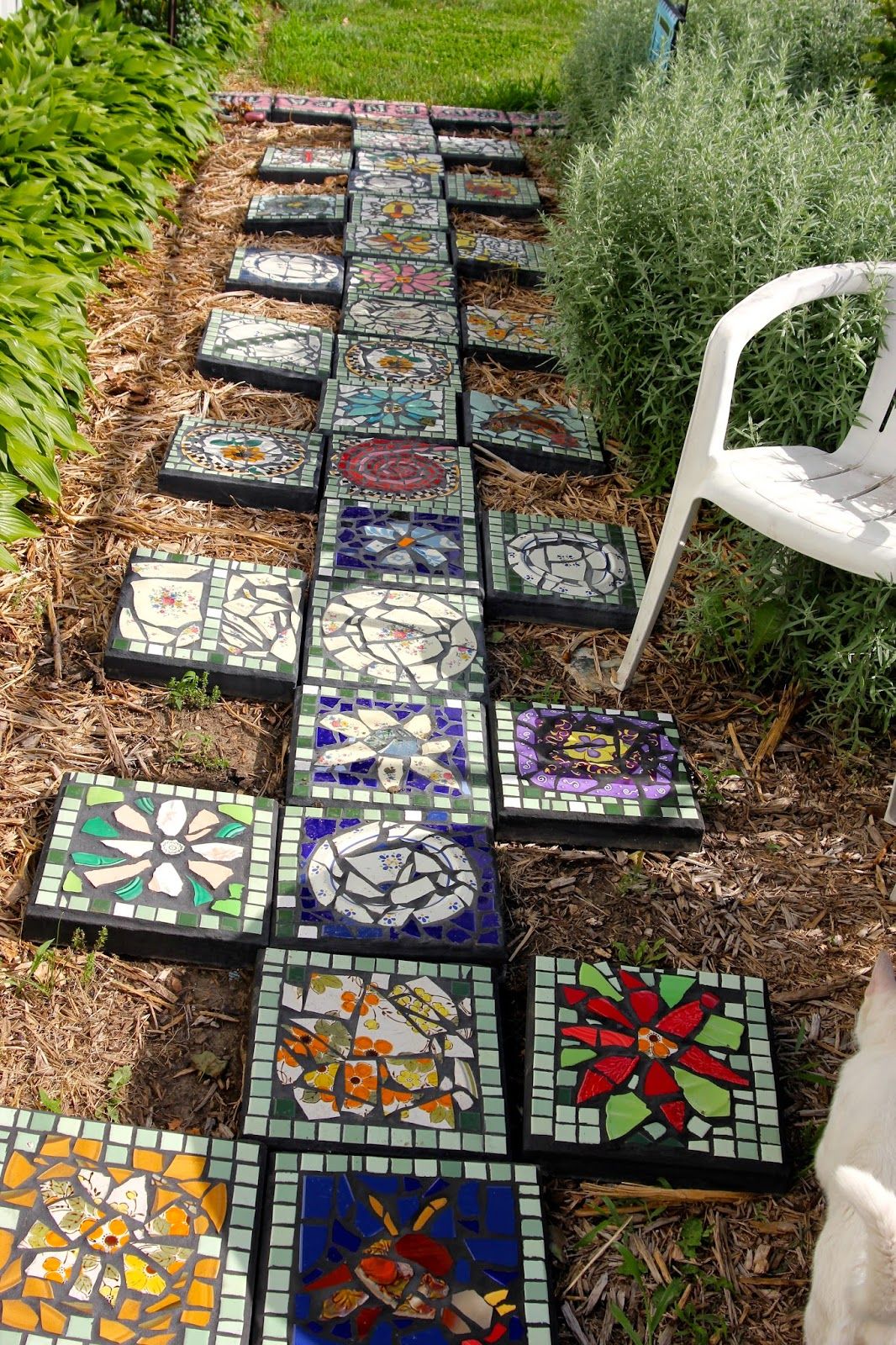 Best Diy Garden Mosaic Ideas