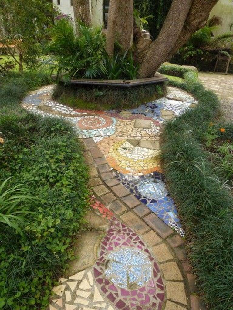 Magnificent Diy Mosaic Garden Path Decorations