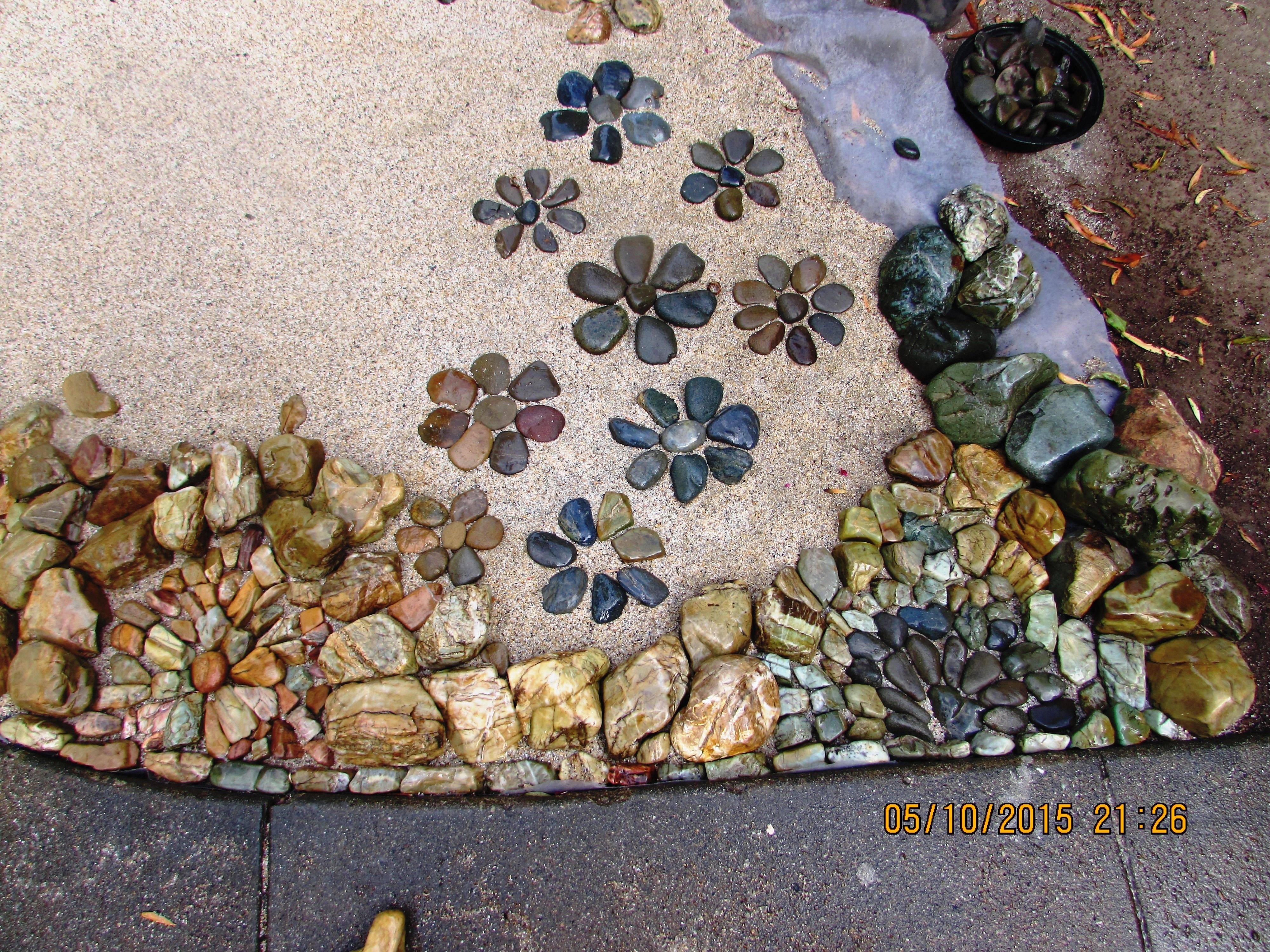 Mosaic Garden Decoration Ideas