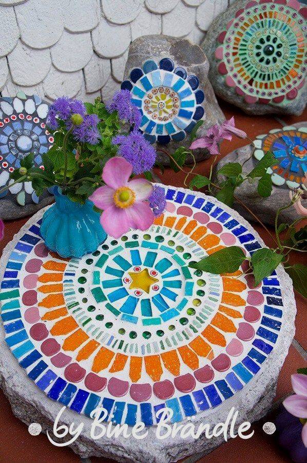 Best Diy Garden Mosaic Ideas