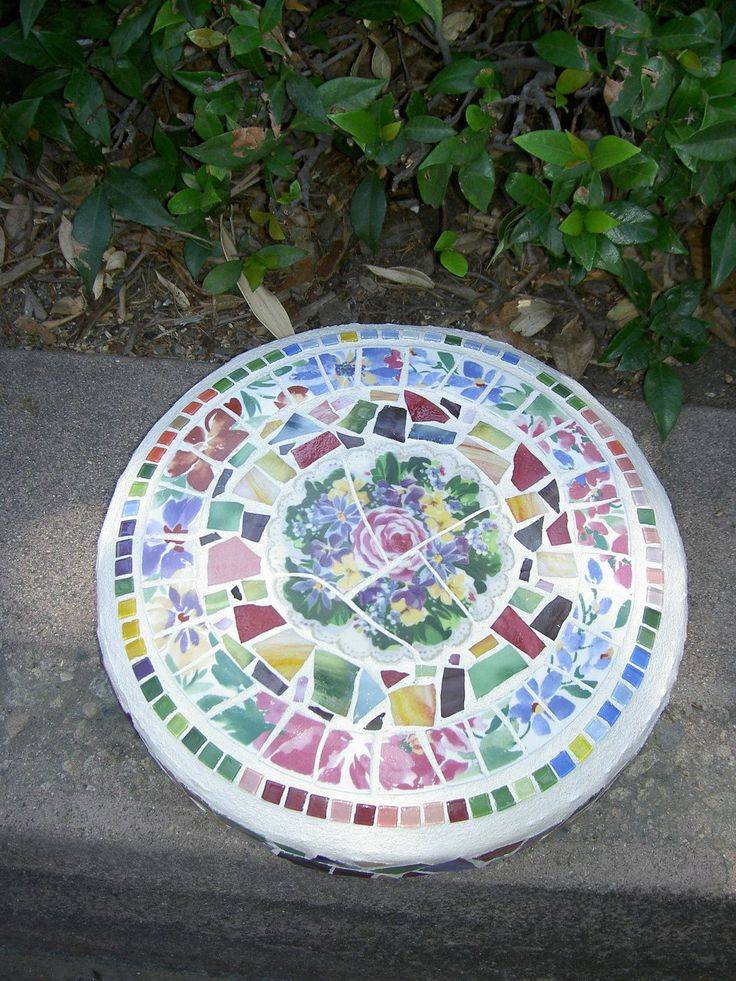 Magnificent Diy Mosaic Garden Path Decorations