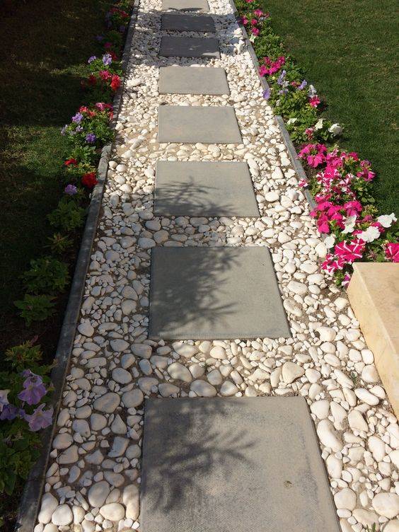 Mesmerizing Garden Stone Path