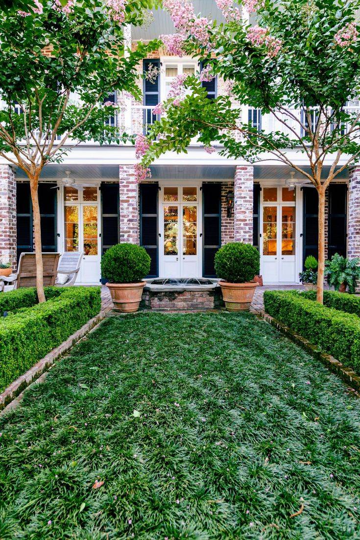 This Charming Charleston Garden