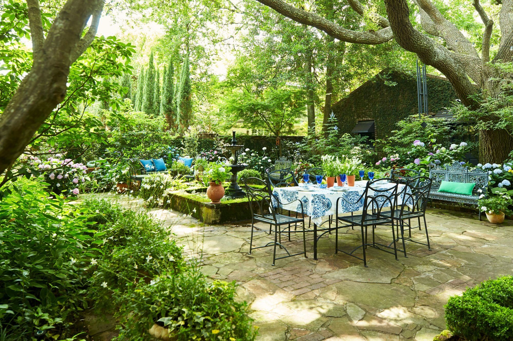 A Fancy Charleston Walled Garden