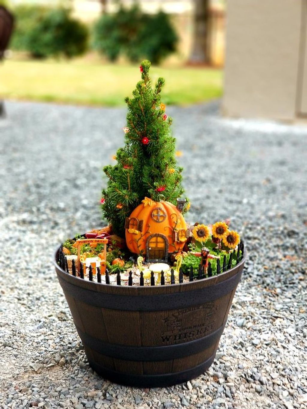 Halloween Fairy Garden Awesome Fall Fairy Garden Idea Fairy Gardens