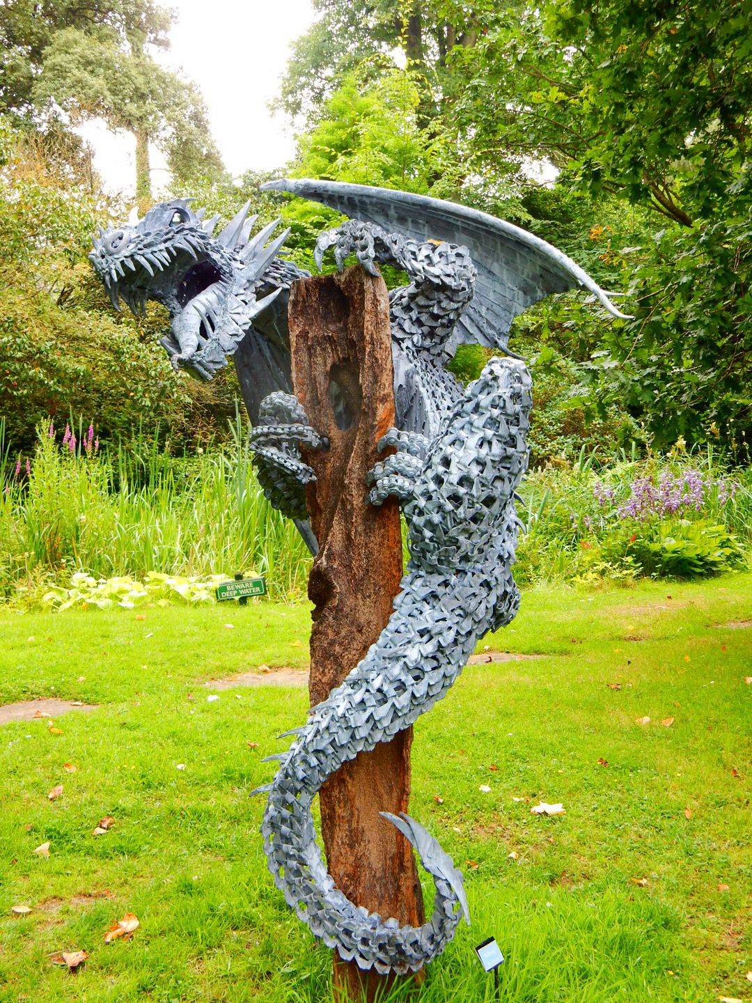 Unique Outdoor Metal Garden Art Ideas