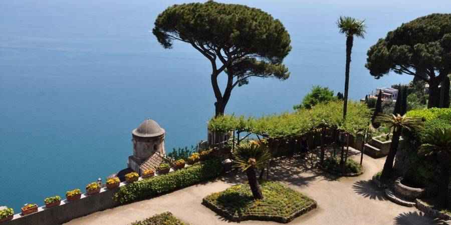 The Worlds Most Romantic Gardens Romantic Garden